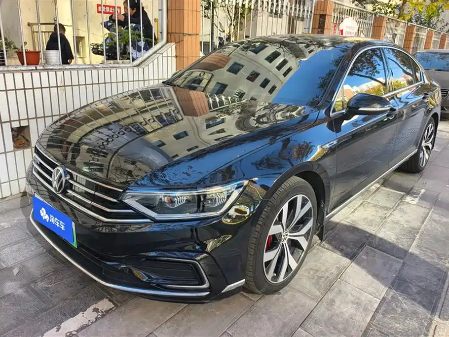 VOLKSWAGEN MAGOTAN GTE PLUG IN HYBRID