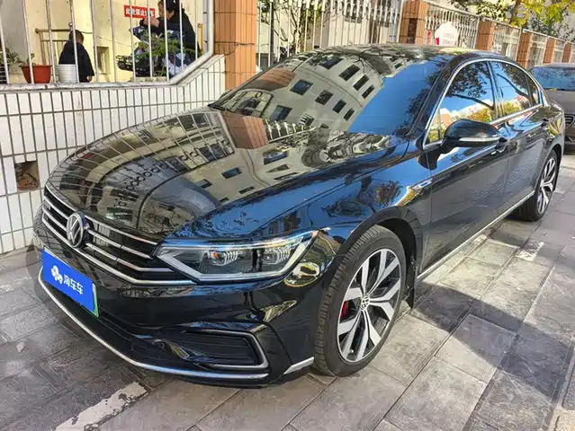 VOLKSWAGEN MAGOTAN GTE PLUG IN HYBRID 2023