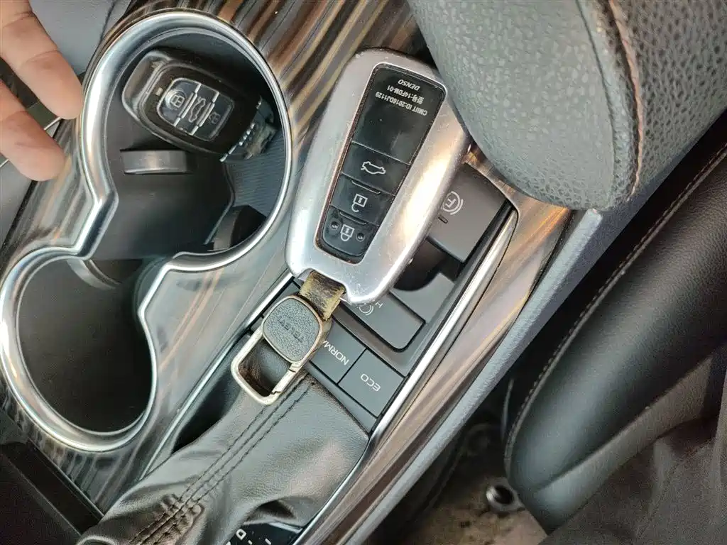 Toyota Camry 2019 2.5G Luxury VI