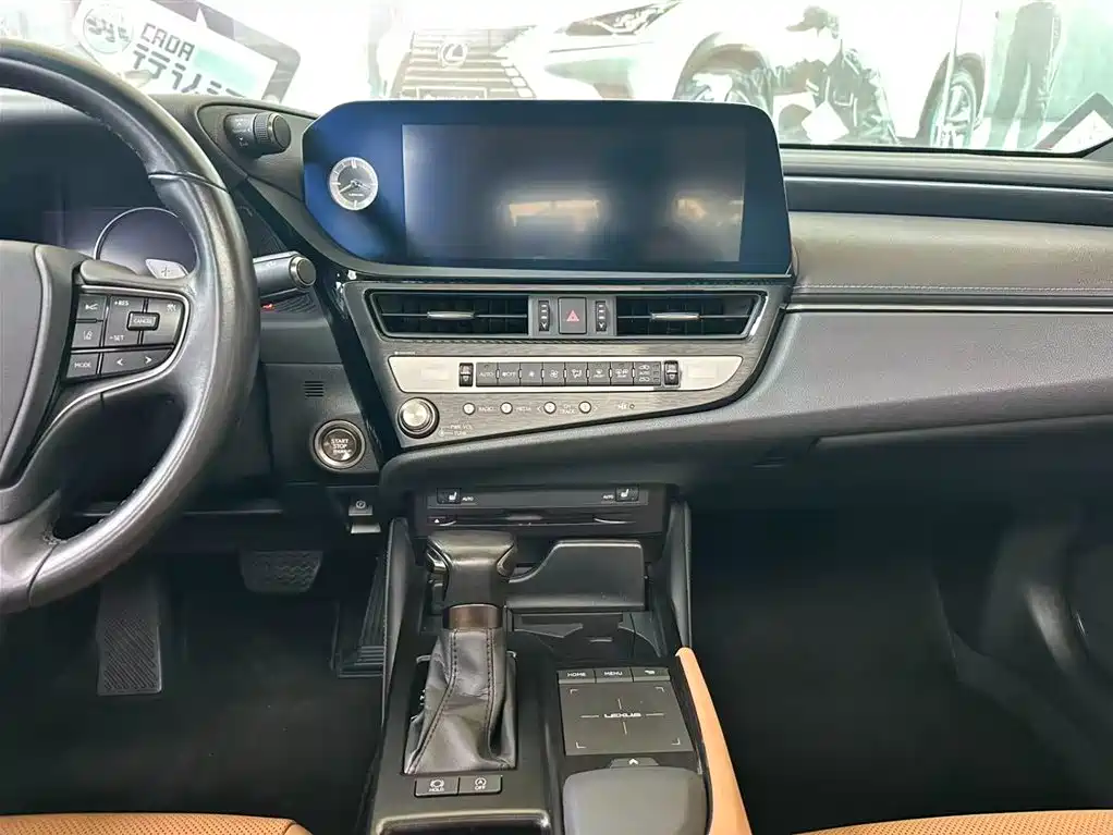Lexus ES 2021 200
