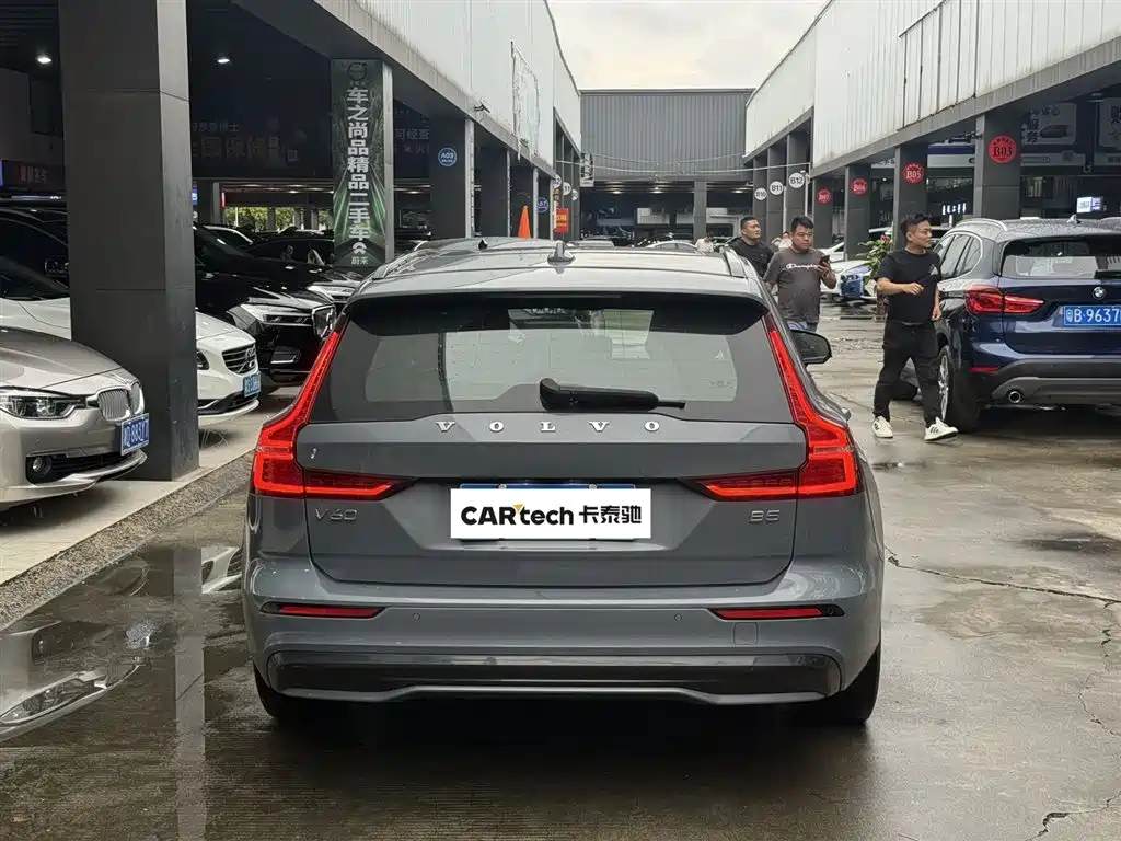 Volvo V60 2023 B5 Sport