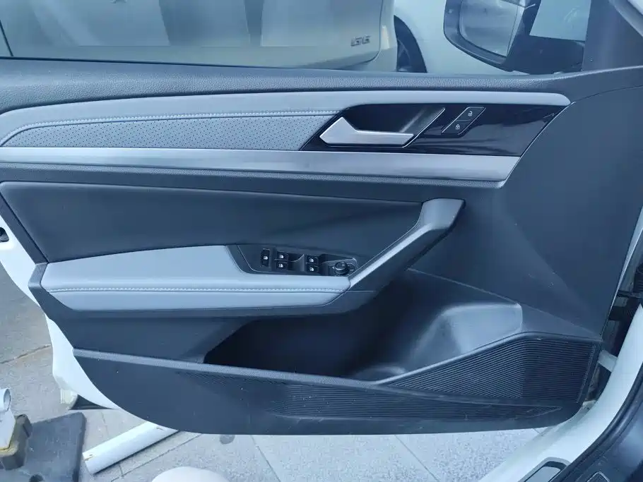Volkswagen Lavida — миниатюра 7