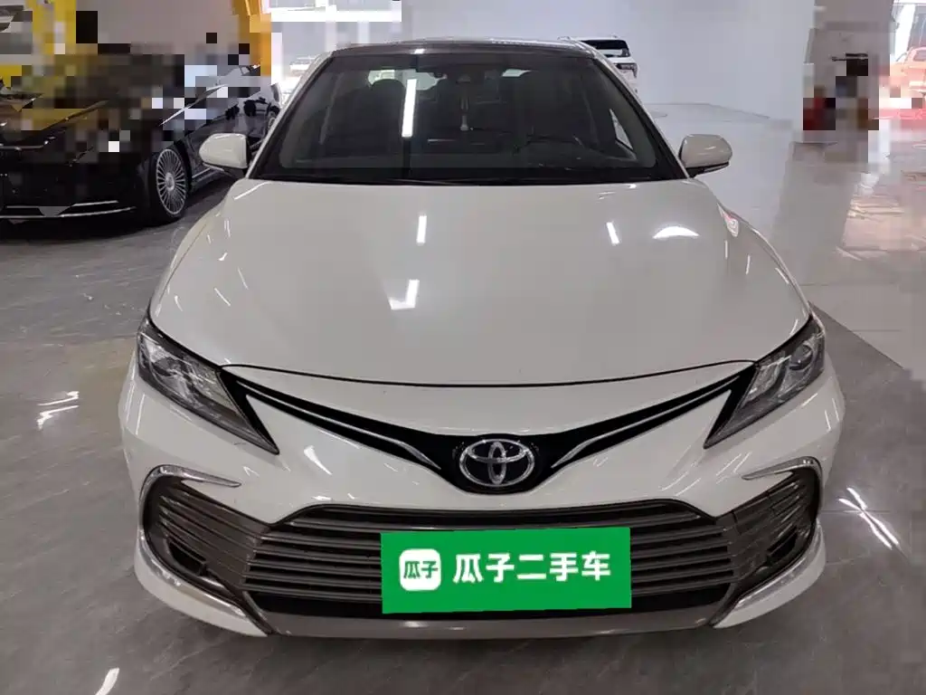Toyota Camry — миниатюра 3