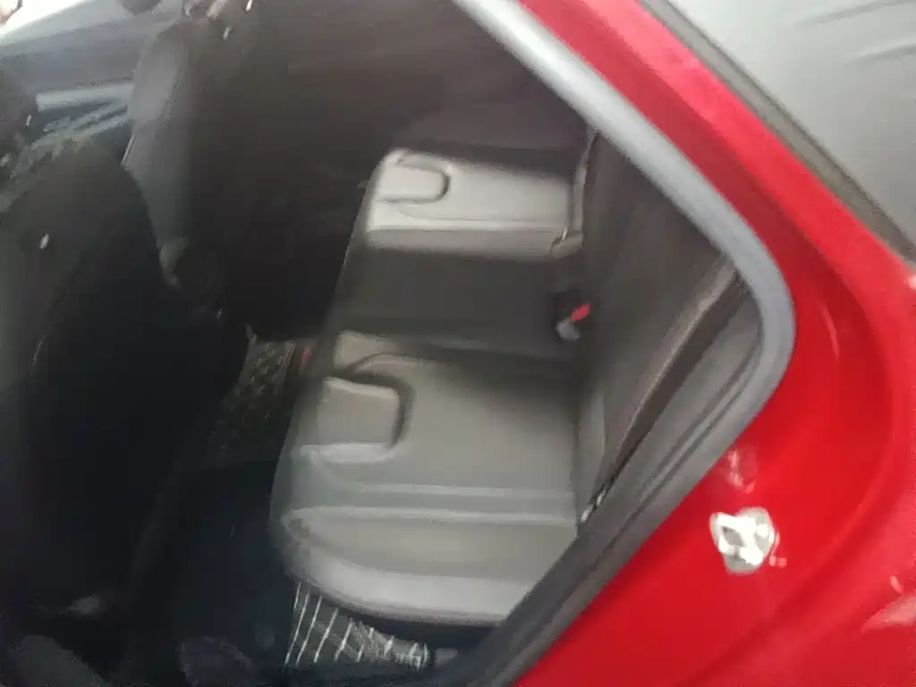 Hyundai Elantra — миниатюра 17