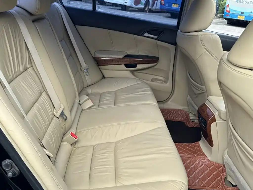 Honda Accord — миниатюра 10