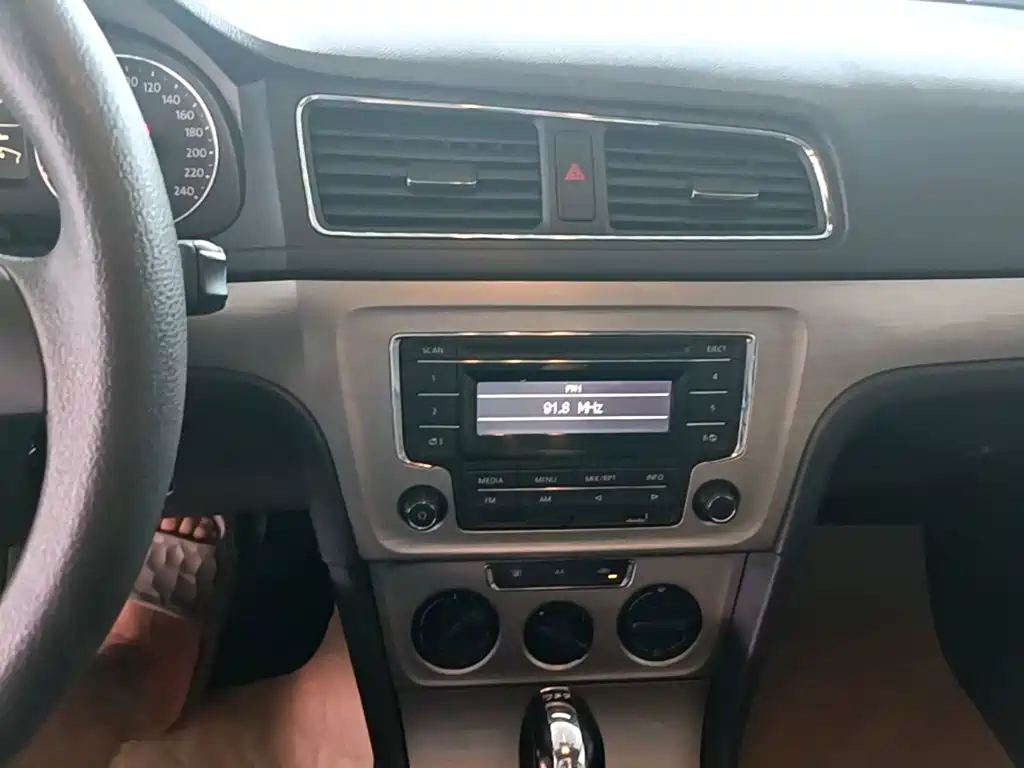 Volkswagen Lavida — миниатюра 13