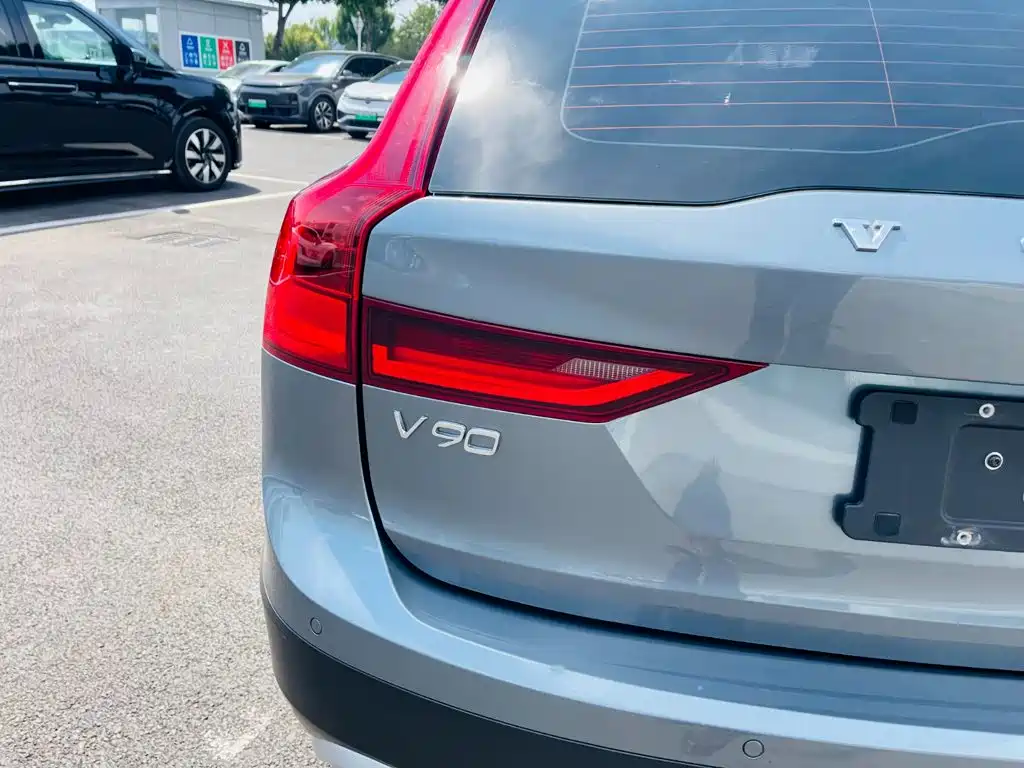 Volvo V90 — миниатюра 10