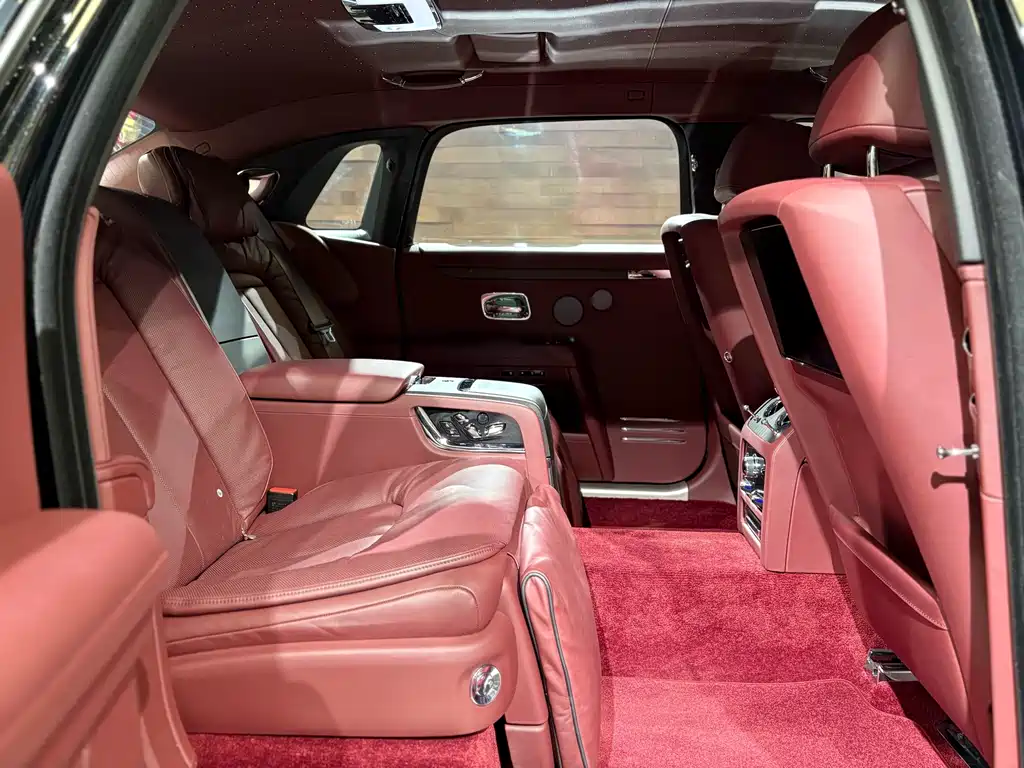 Rolls-Royce Ghost — миниатюра 21