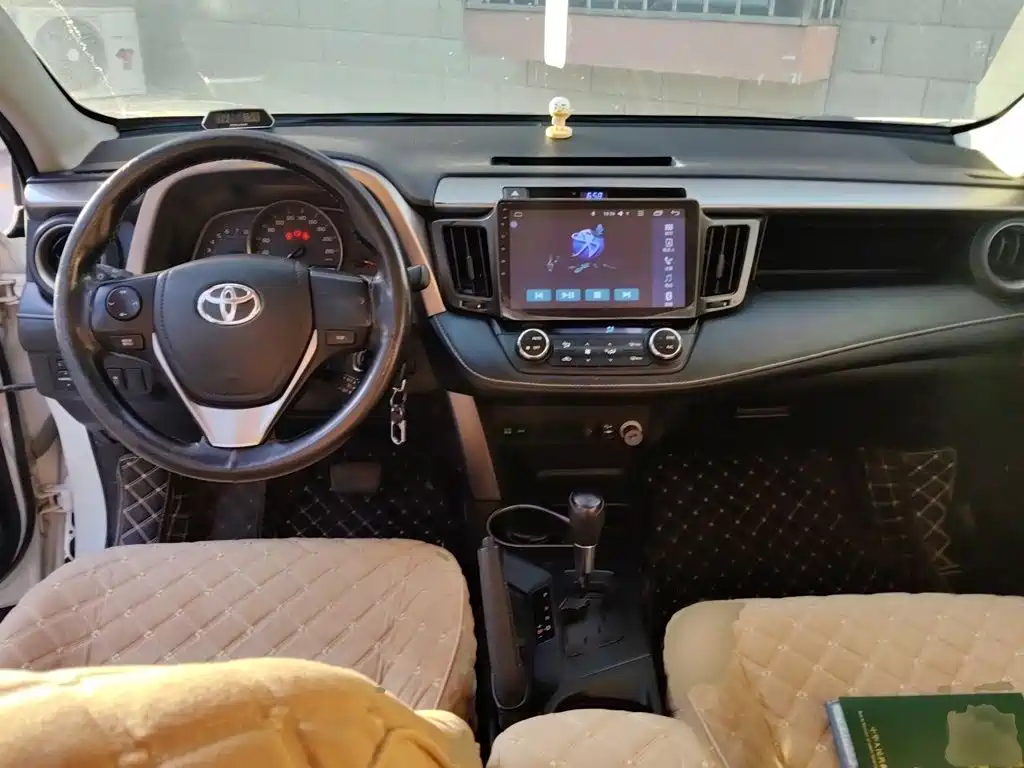 Toyota RAV4 — миниатюра 13