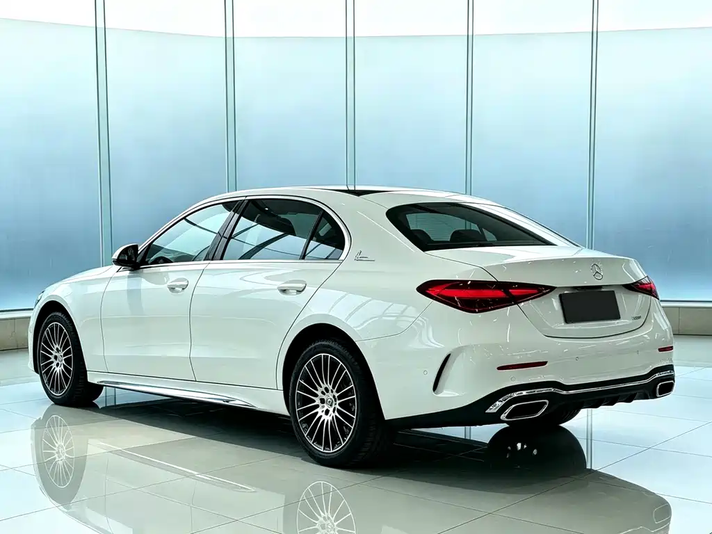 Mercedes-Benz C-Class — миниатюра 6
