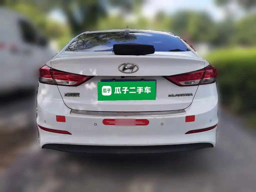Hyundai Elantra — миниатюра 4