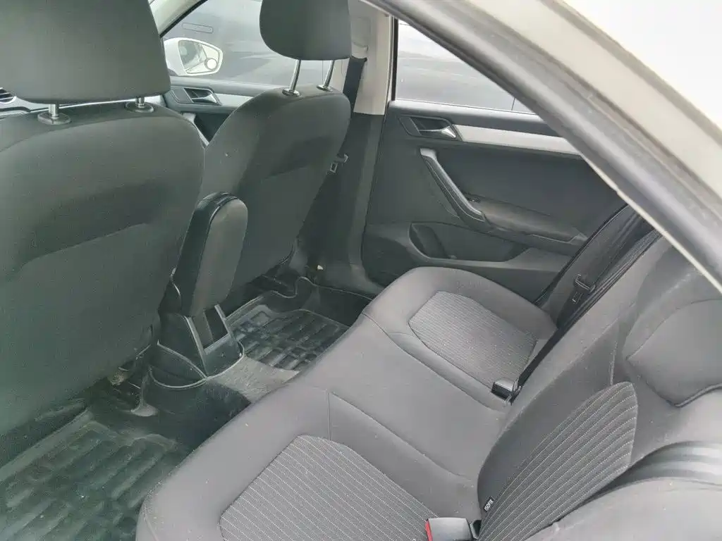 Volkswagen Jetta — миниатюра 15