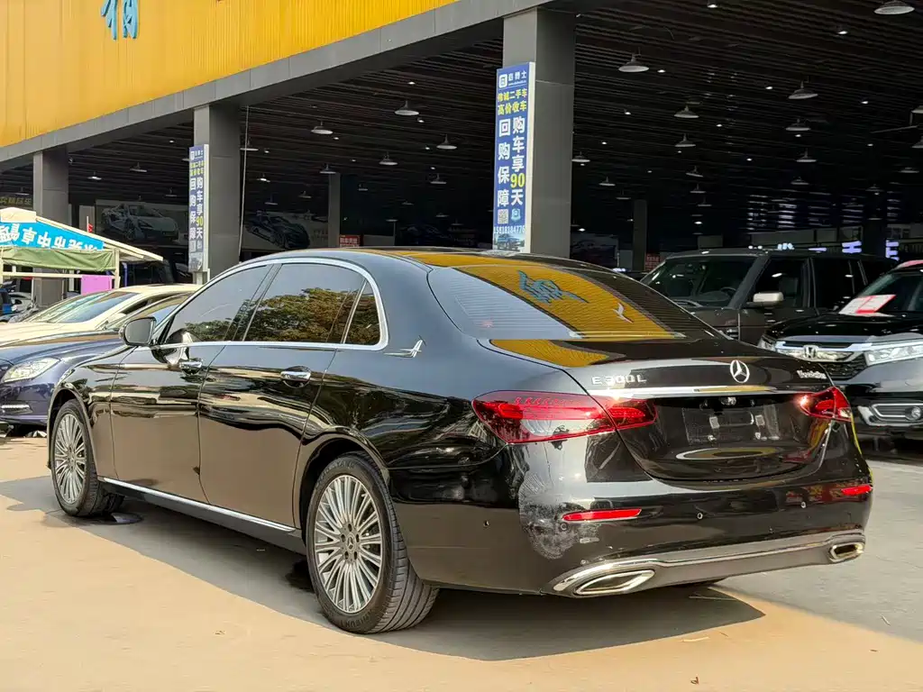 MERCEDES-BENZ E CLASS