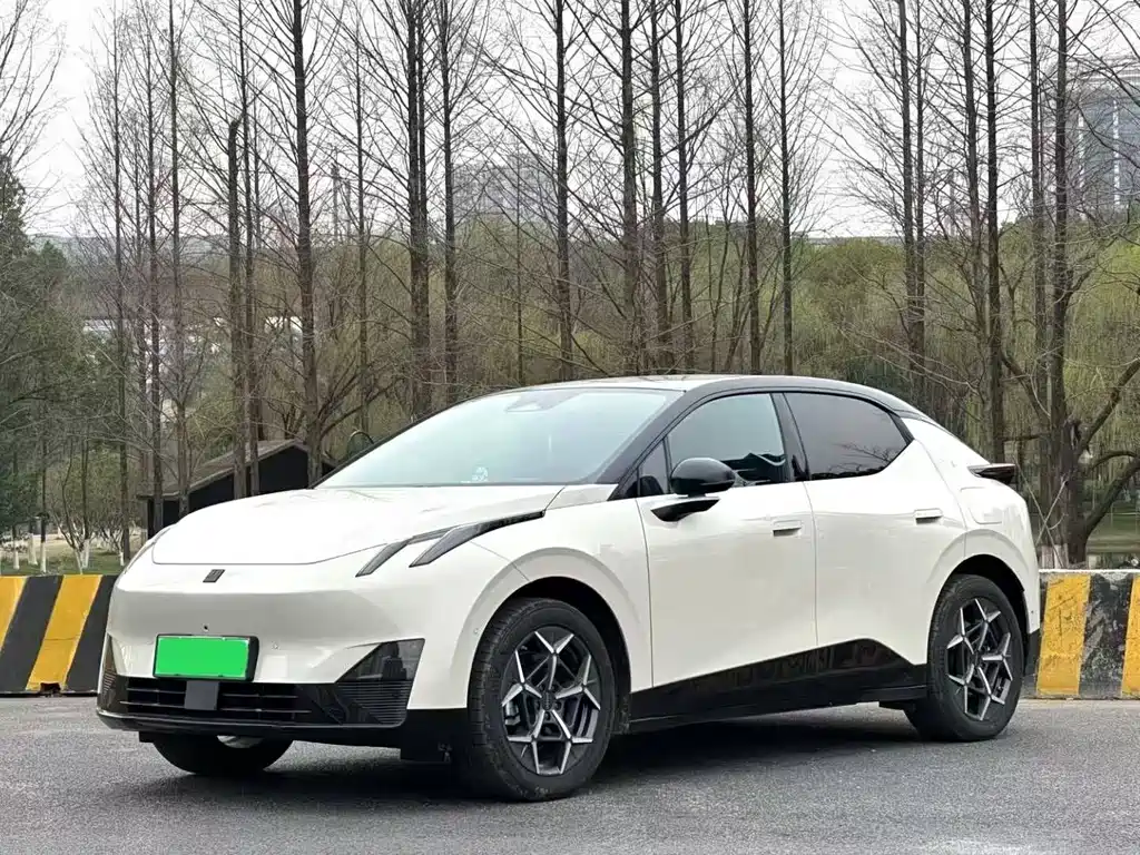 Lynk & Co Z20 2025