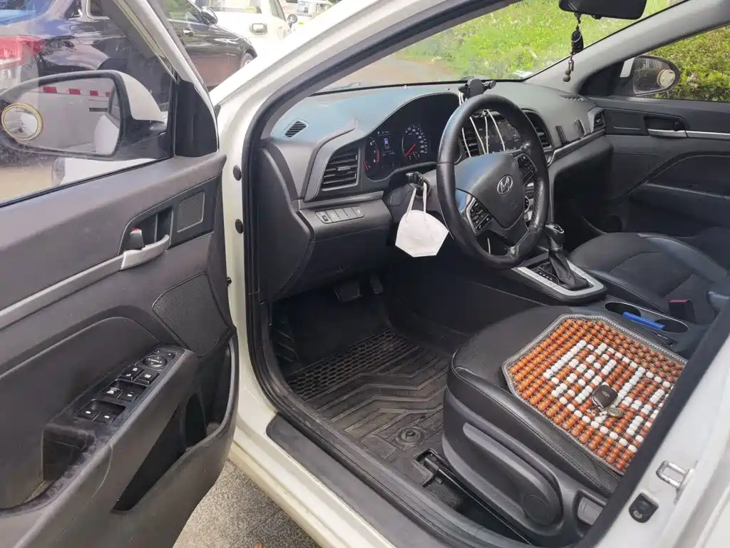Hyundai Elantra — миниатюра 13