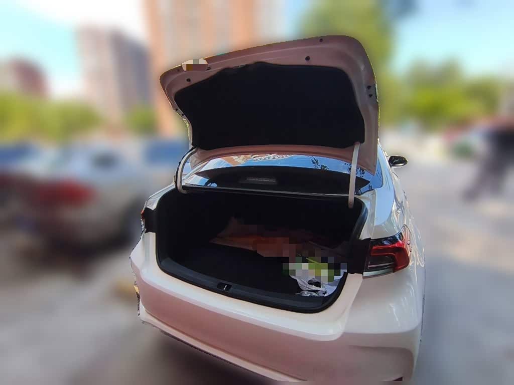 Toyota Corolla 1.2 л 2022 г. Белый, пробег 29000 км