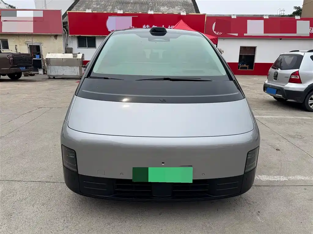 Li Auto MEGA 2024 Ultra
