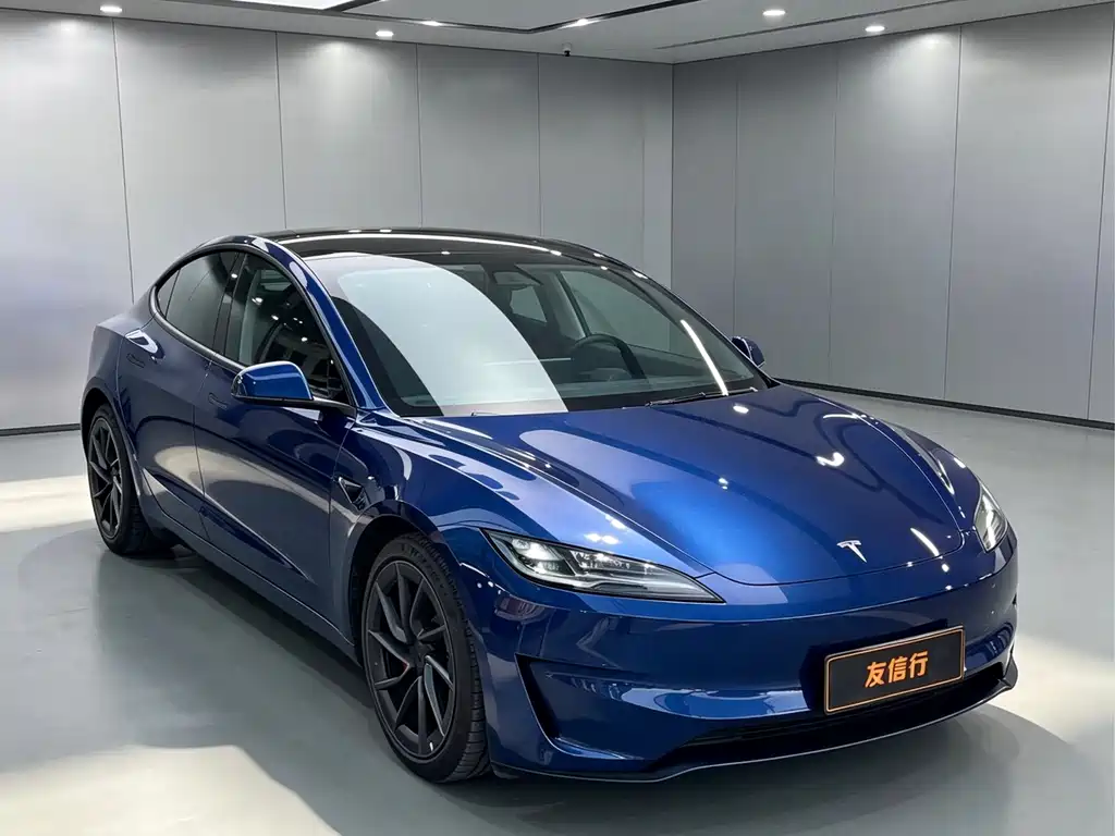 Tesla Model 3 — миниатюра 3