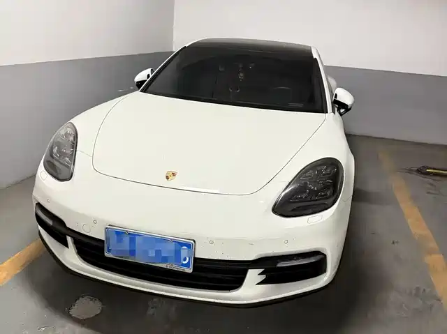 PORSCHE PANAMERA 2020