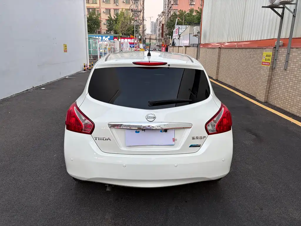 Nissan Tiida — миниатюра 9