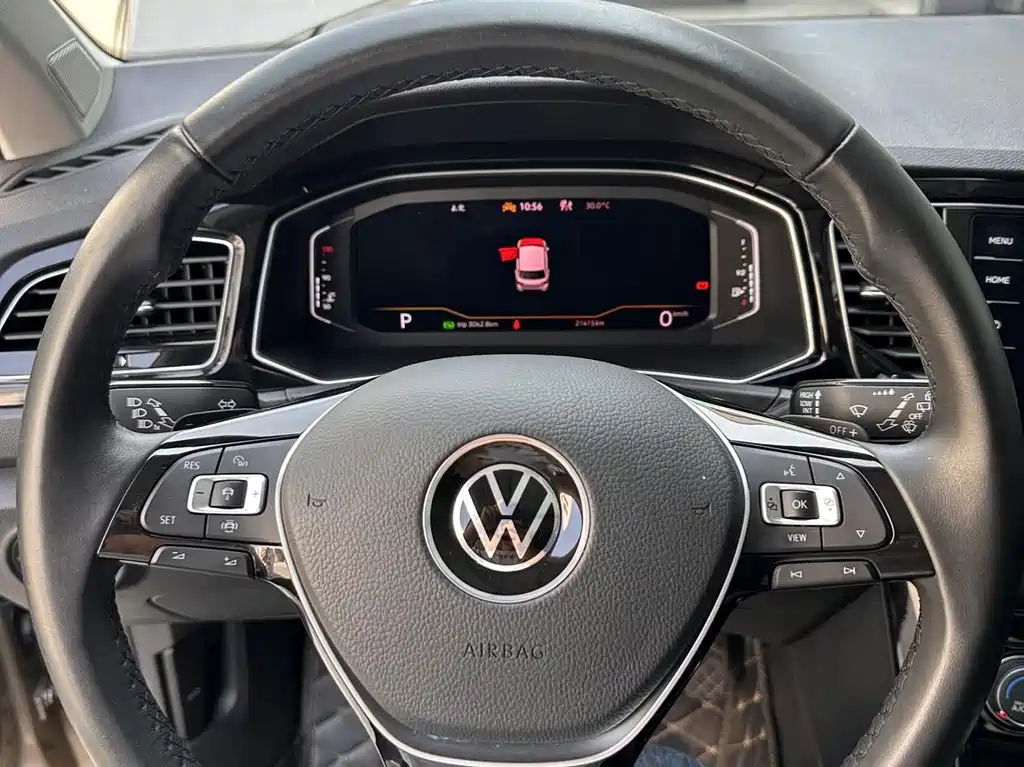 Volkswagen T-Roc — миниатюра 11