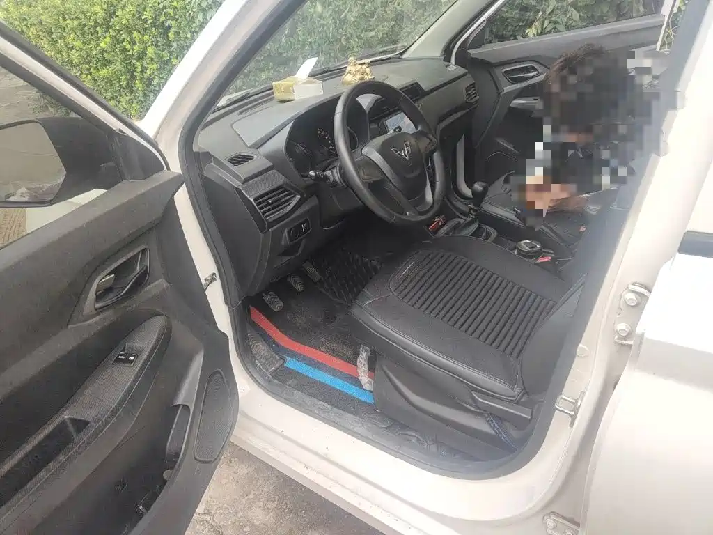 Wuling Hongguang — миниатюра 12