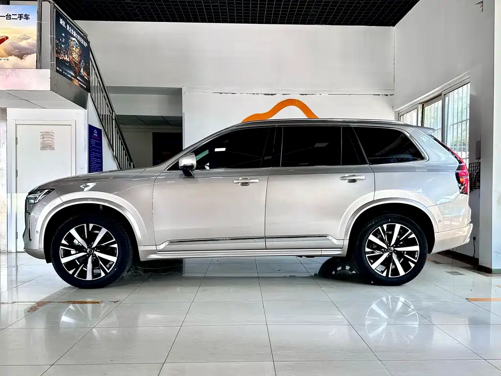 Volvo XC90 — миниатюра 4
