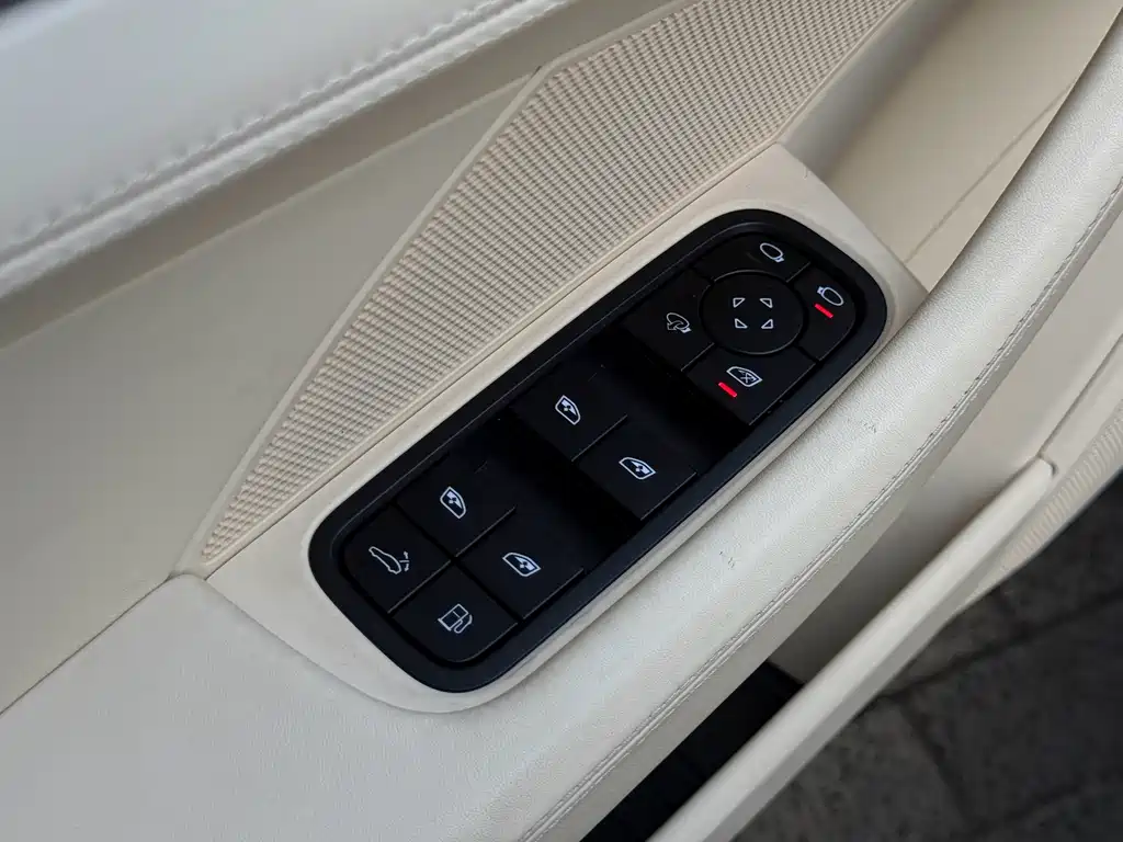 Porsche Panamera Hybrid — миниатюра 17