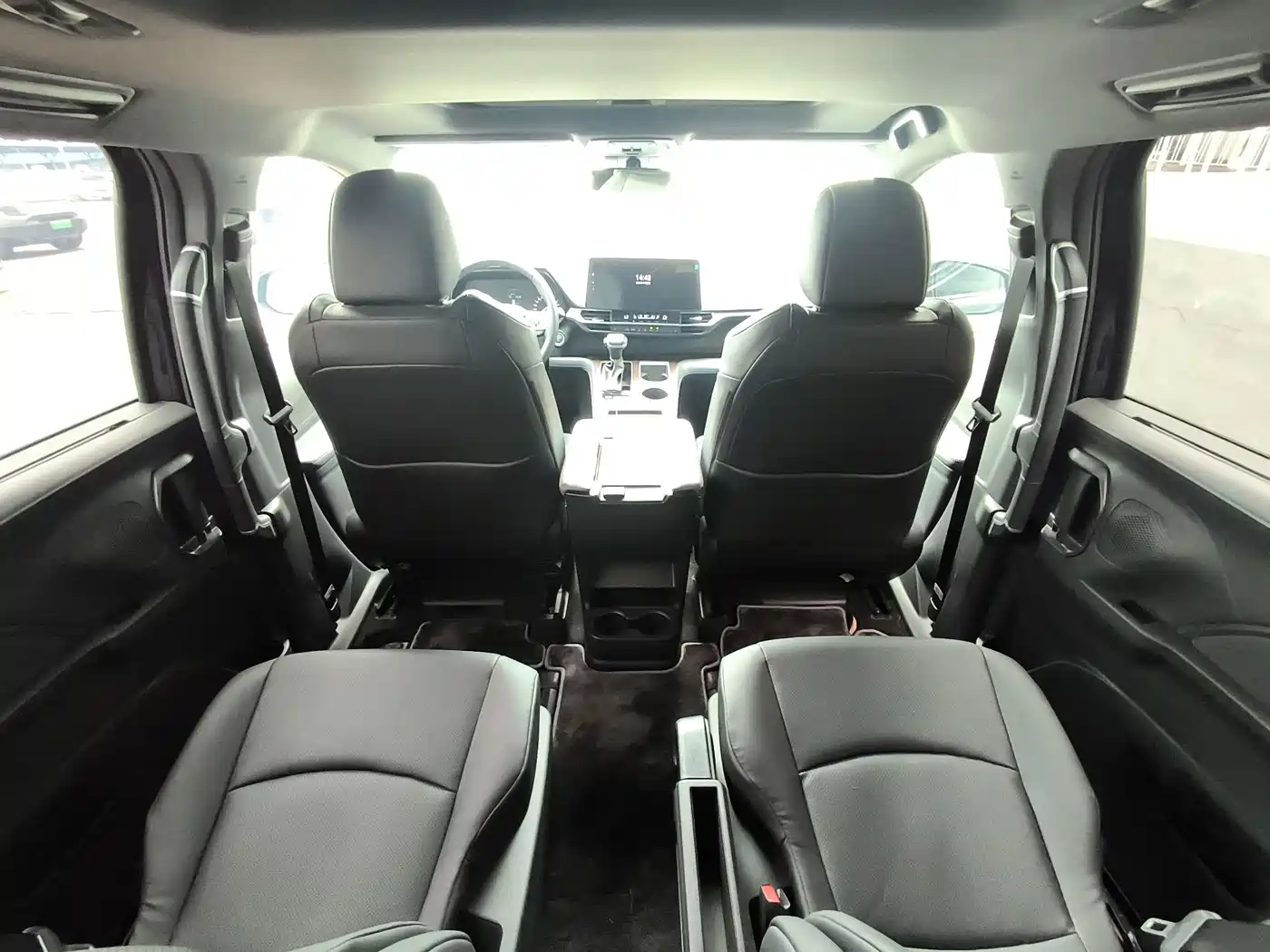 Toyota Sienna 2026 Черный из Китая, фото 2