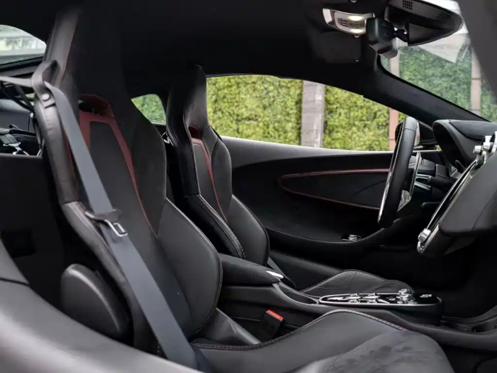 McLaren GT — миниатюра 4