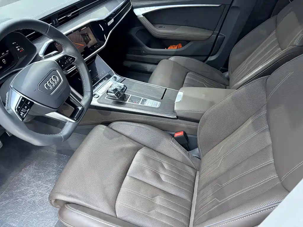 Audi A7L 2022 55 TFSI quattro S-line