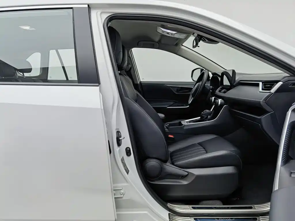 Toyota RAV4 — миниатюра 23