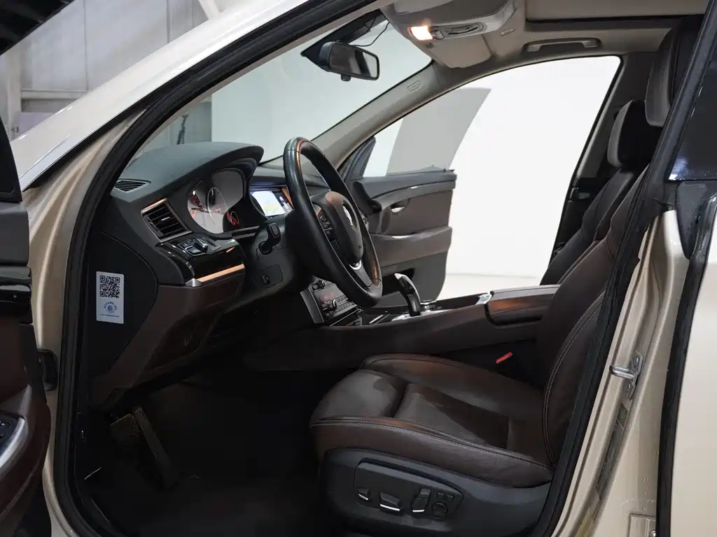 BMW 5 Series GT 5 GT 2014 528i Luxury