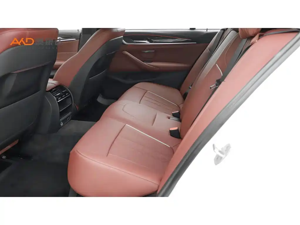 BMW 5 Series — миниатюра 7