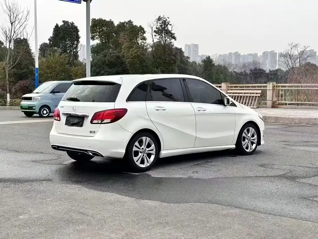 MERCEDES-BENZ B CLASS