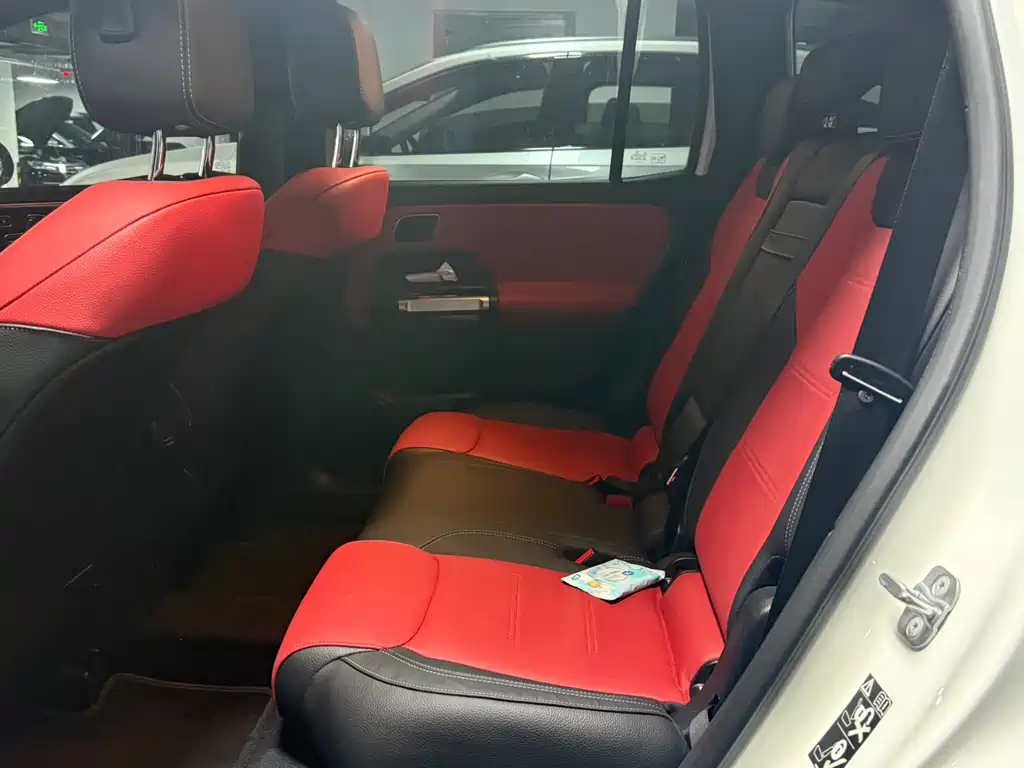 Mercedes-Benz GLB AMG — миниатюра 11
