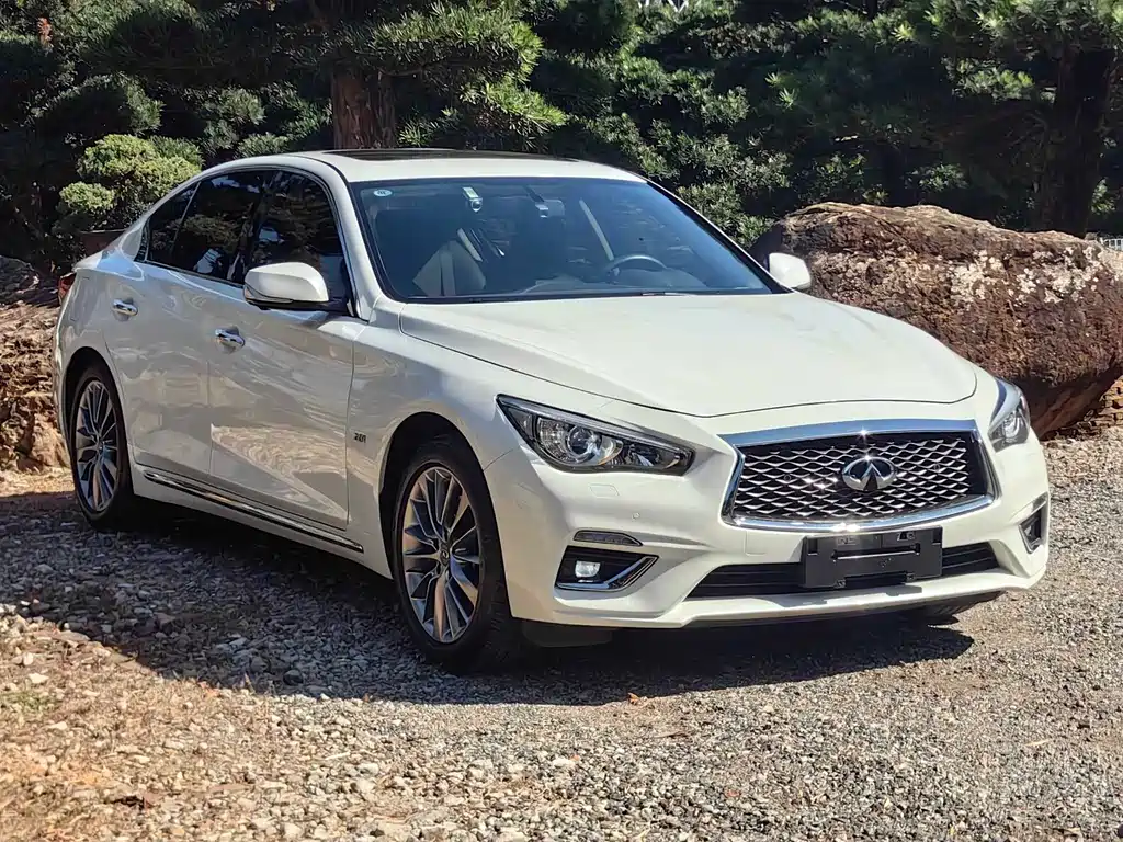 INFINITI Q50L
