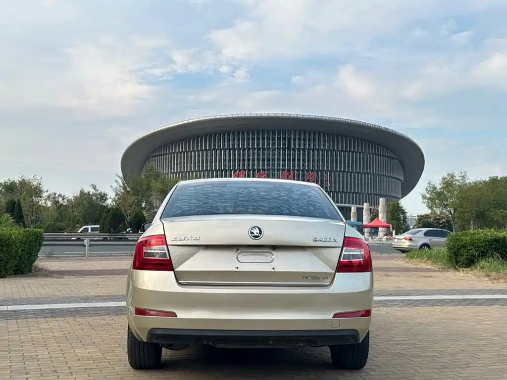 Skoda Octavia — миниатюра 5