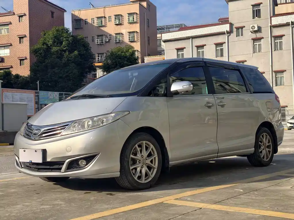 Byd M6 2014