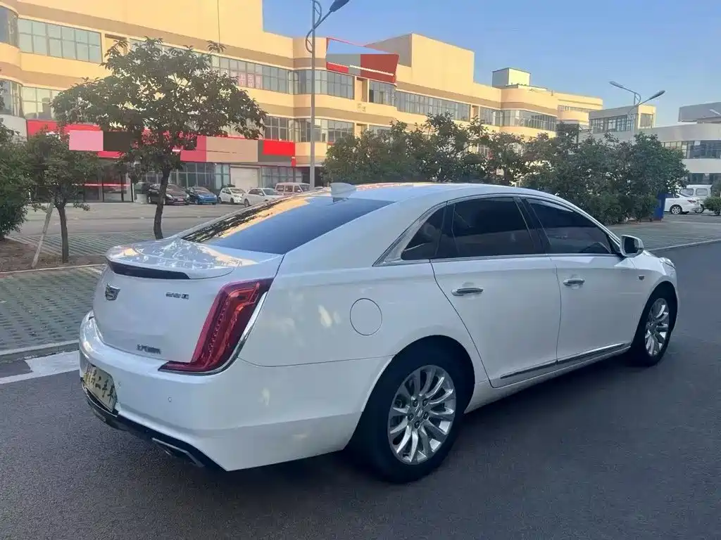 Cadillac XTS — миниатюра 4