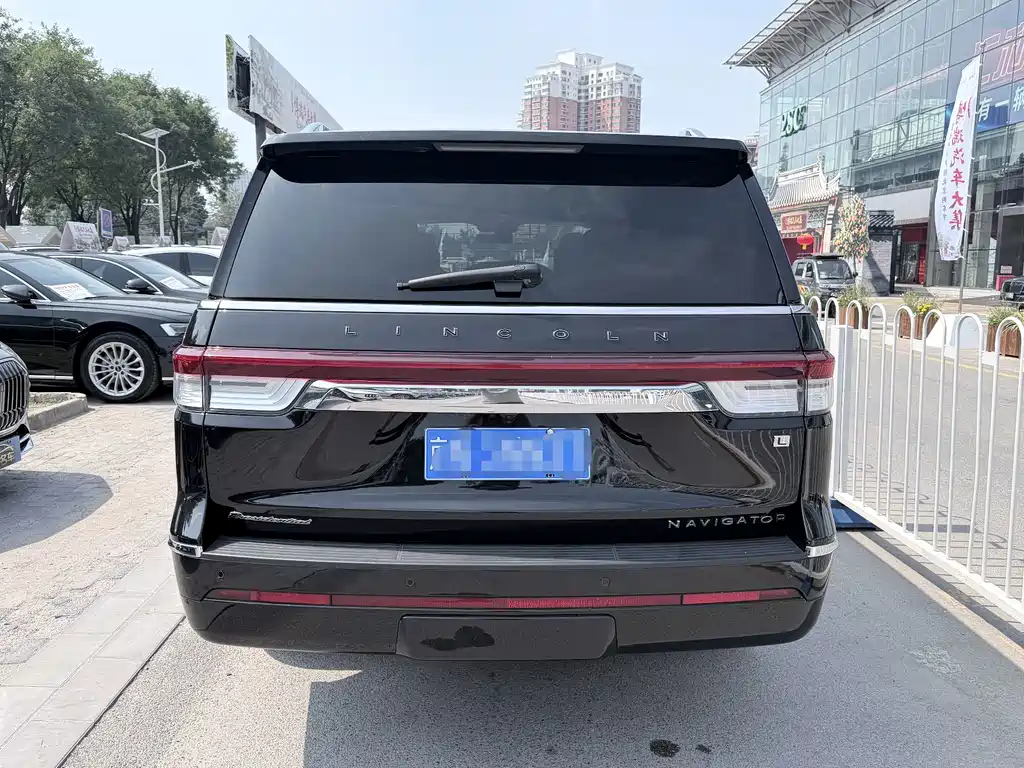 Lincoln Navigator — миниатюра 16