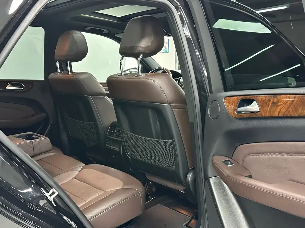 Mercedes-Benz M-Class — миниатюра 12