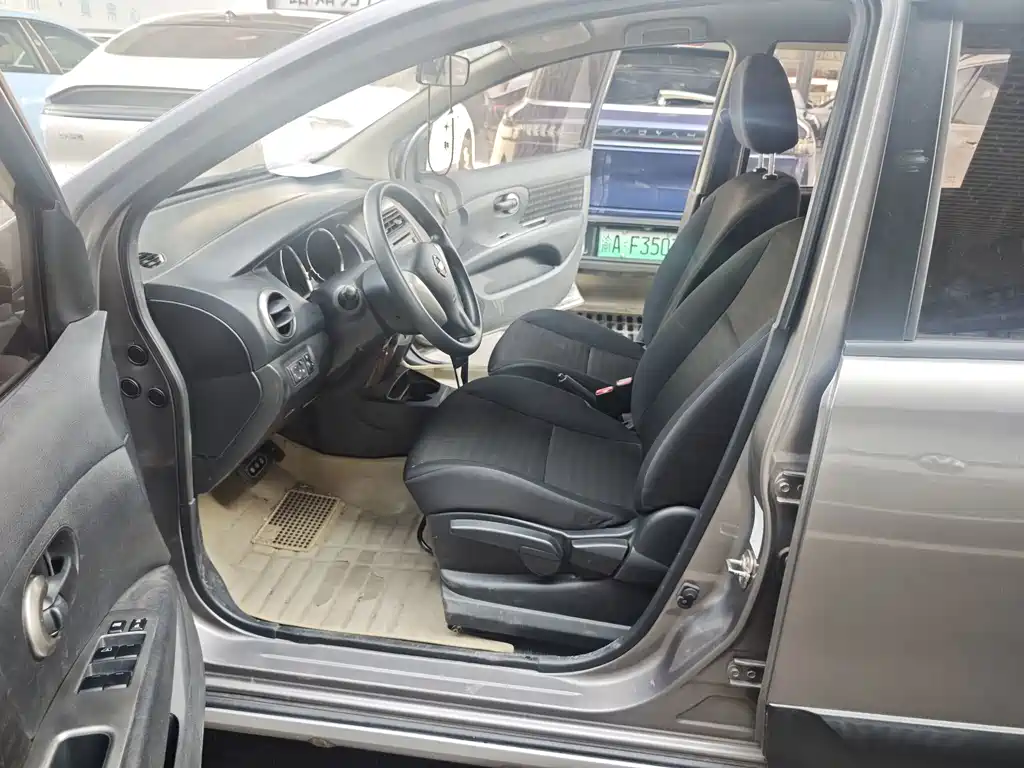 Nissan Livina — миниатюра 8