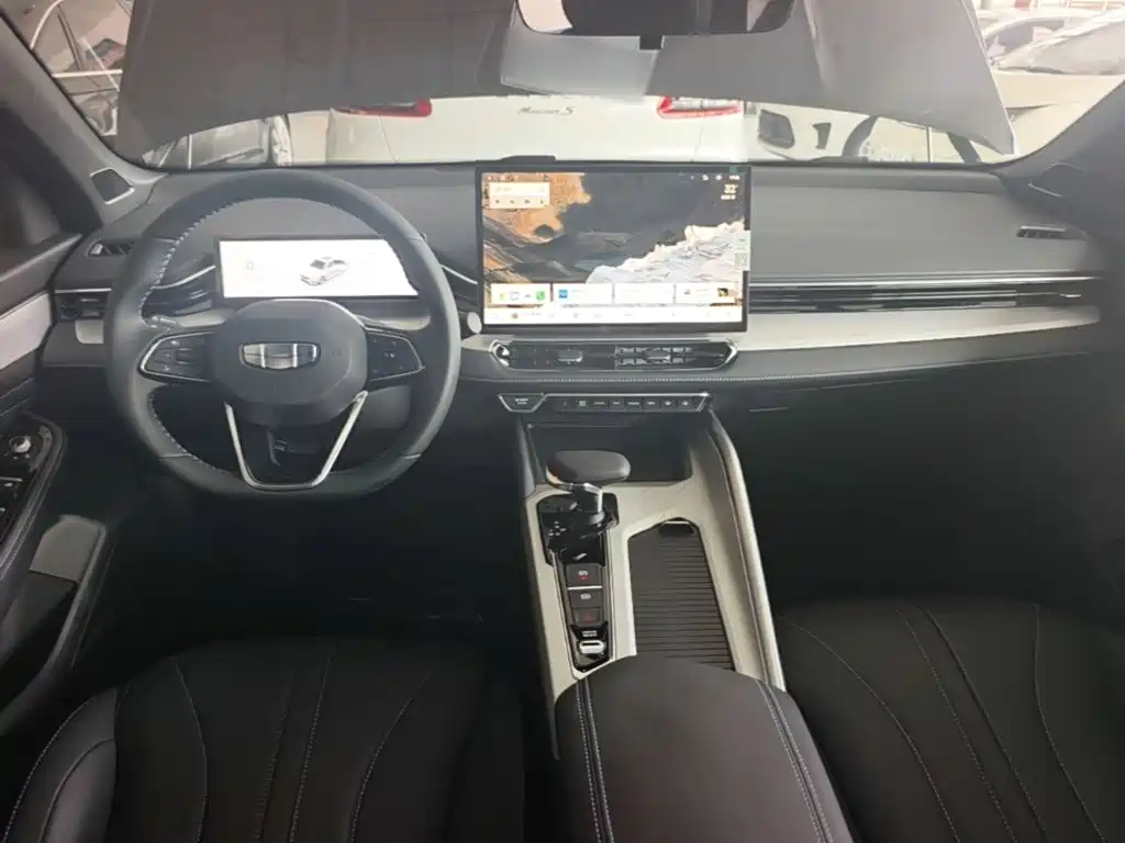 Geely Preface 2025 1.5TD