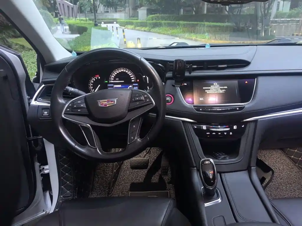 Cadillac XT5 — миниатюра 3