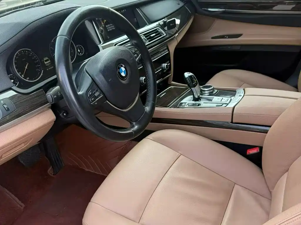 BMW 7 Series 7 2013 730Li Lead