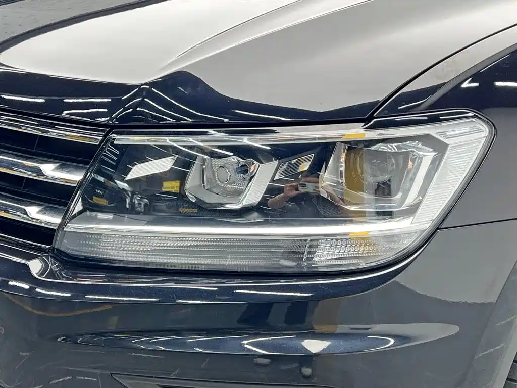 Volkswagen Tiguan L L 2020 330TSI AT Comfort VI