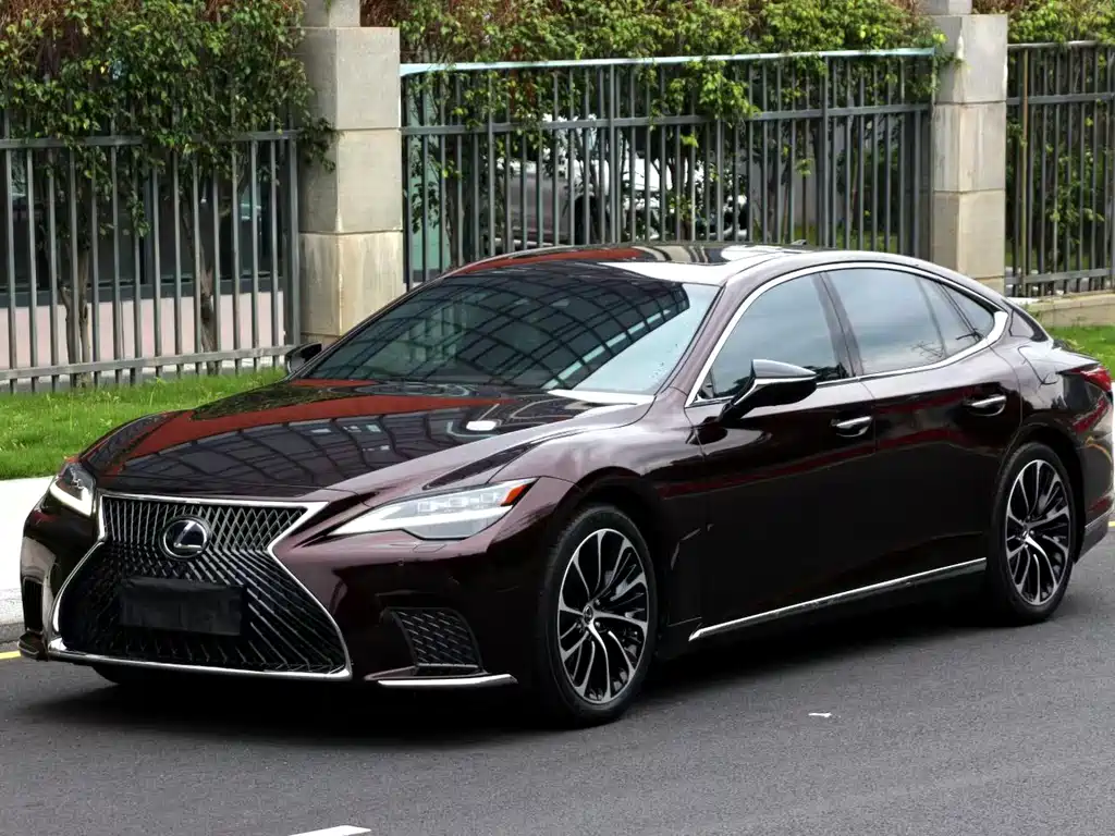 Lexus LS 2022