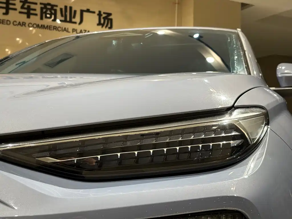 Audi Q6L e-tron