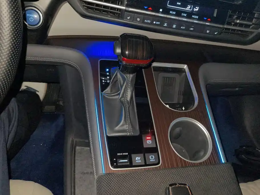 Toyota Granvia — миниатюра 16